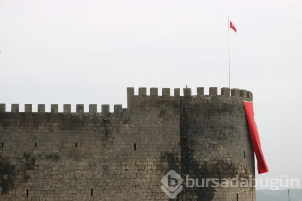 5 bin yıllık tarihi çalıyorlar