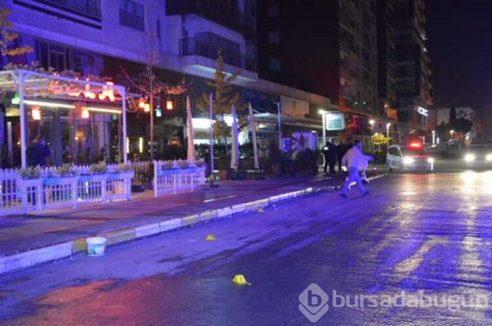 Eğlence mekanı sahibi ve arkadaşı kurşun yağmuruna tutuldu