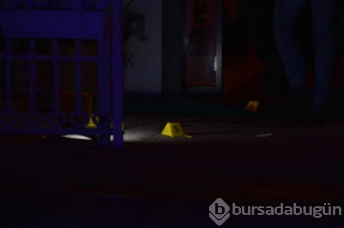 Eğlence mekanı sahibi ve arkadaşı kurşun yağmuruna tutuldu