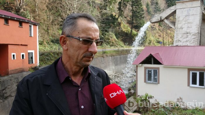 Değirmende üretilen elektrik camiyi aydınlatıyor