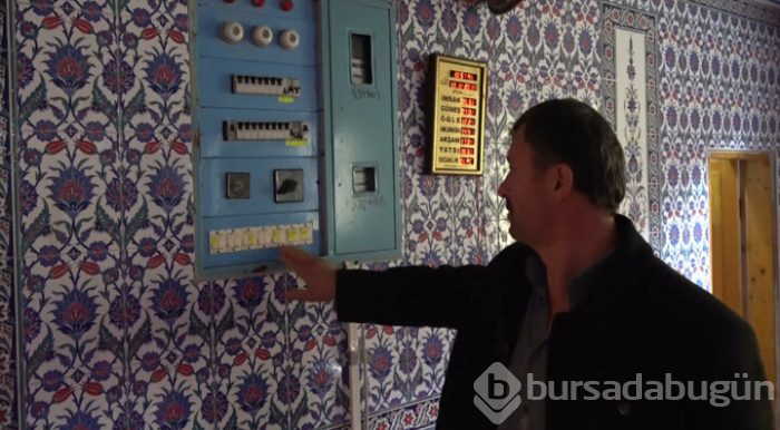 Değirmende üretilen elektrik camiyi aydınlatıyor