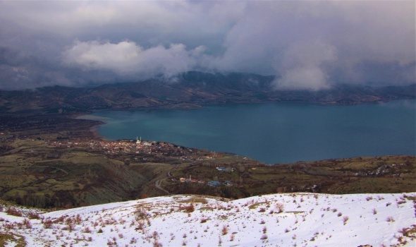 Hazarbaba da karla bulutların birlikteliği