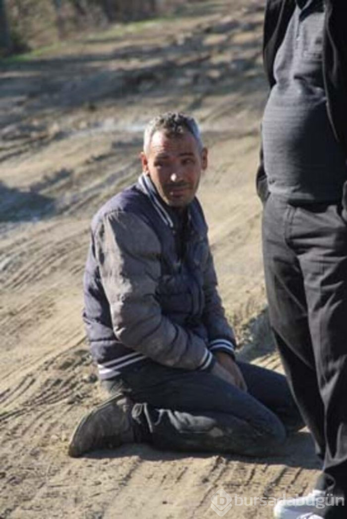 Demir kapıya kafası sıkışan çocuk feci şekilde hayatını kaybetti!