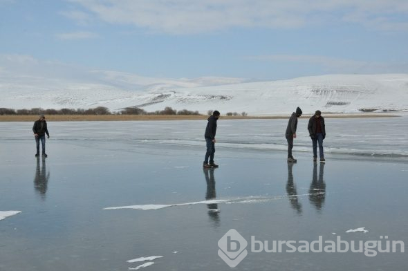  Çıldır Gölü'nden kar manzaraları