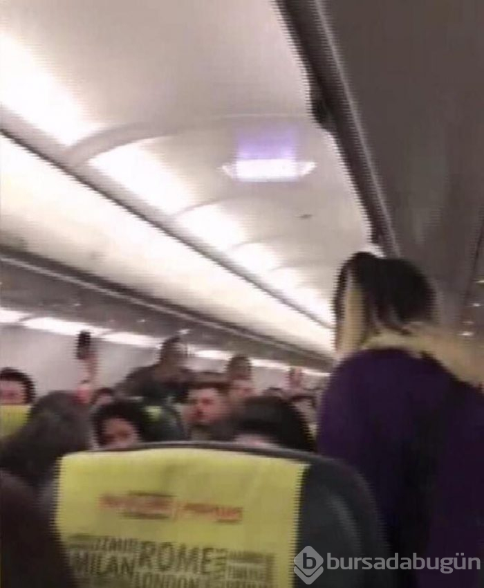 Uçakta olay çıkaran kadın, adliyede kendini yere attı!