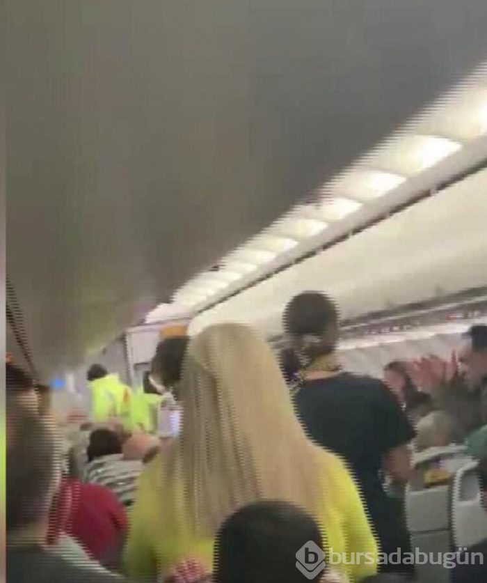 Uçakta olay çıkaran kadın, adliyede kendini yere attı!