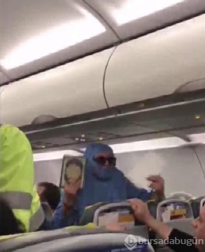 Uçakta olay çıkaran kadın, adliyede kendini yere attı!