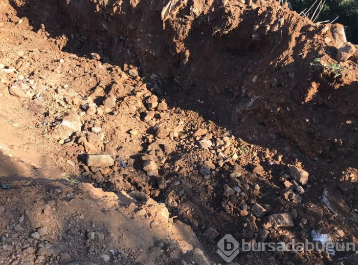 Merak uyandıran iki dev çukur