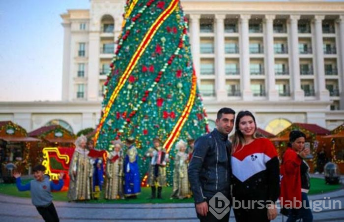 Belek'teki 'Yılbaşı Köyü' ışıl ışıl
