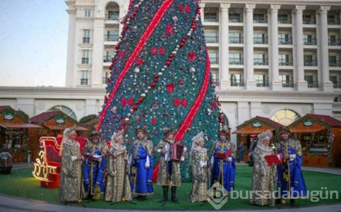 Belek'teki 'Yılbaşı Köyü' ışıl ışıl