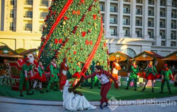 Belek'teki 'Yılbaşı Köyü' ışıl ışıl