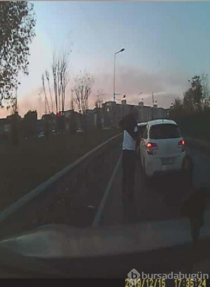 Kadın doktor yol ortasında dayak yedi!