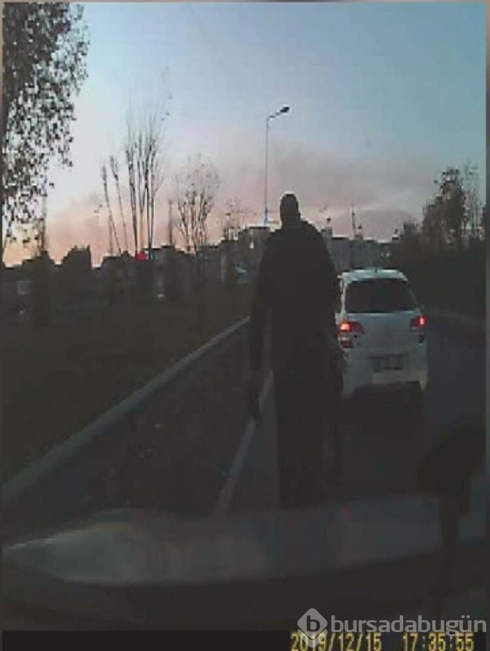 Kadın doktor yol ortasında dayak yedi!