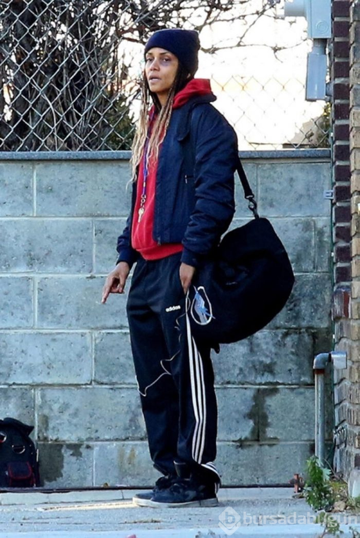 Halle Berry, kan ter içinde kas yaptı!