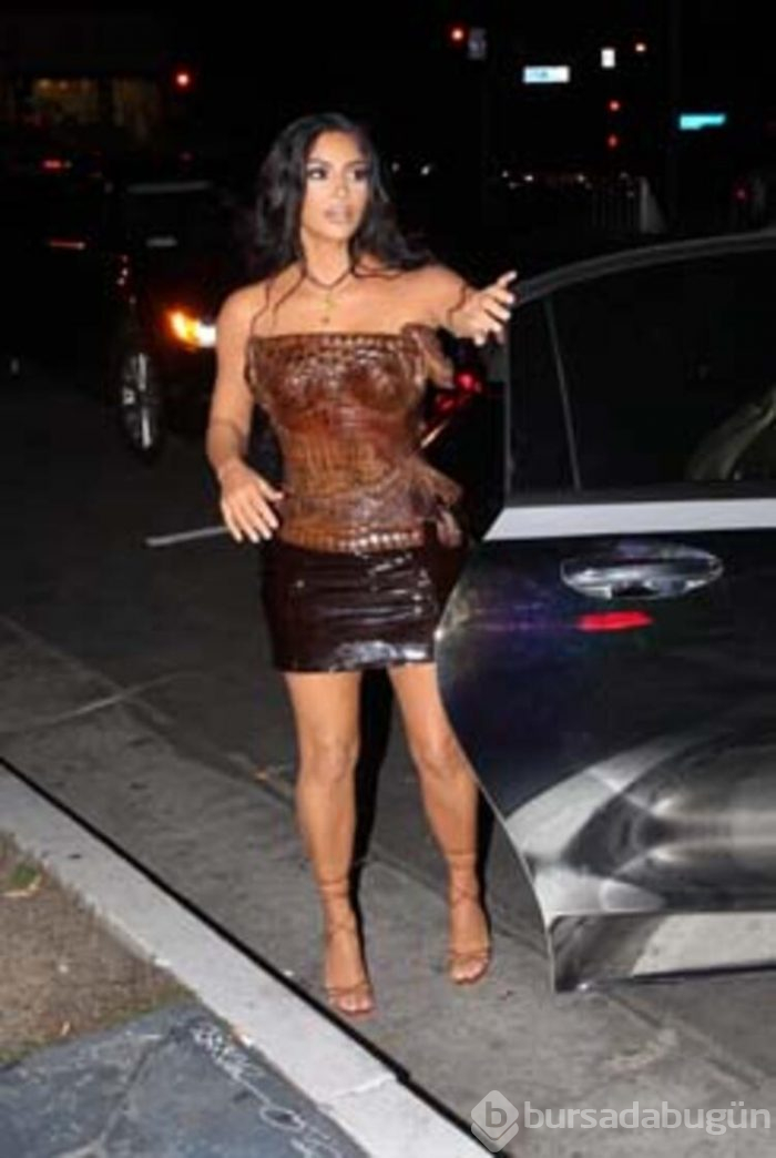 Kim Kardashian'ın 60 bin dolarlık kıyafete tepki!