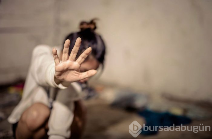 Kendisine tecavüz edip, pazarlayan adamı öldürdü! Şimdi mahkemede...