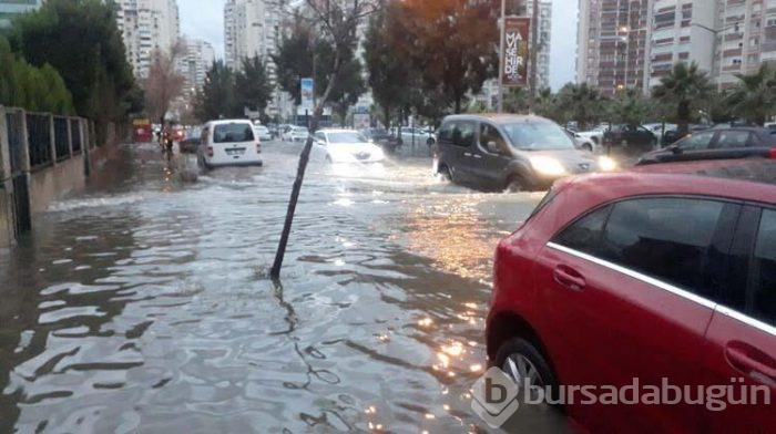 İzmir'de hayat felç oldu!