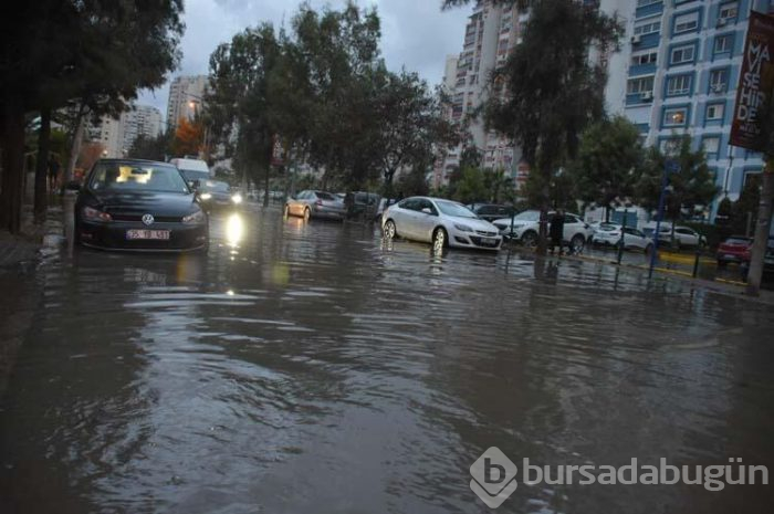 İzmir'de hayat felç oldu!