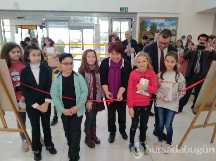 Bursa'da öğrenciler kadına şiddeti resme dönüştürdü!