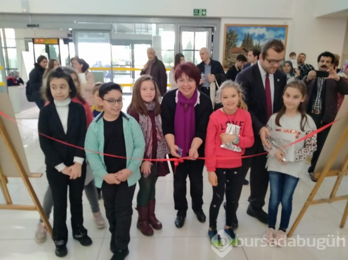 Bursa'da öğrenciler kadına şiddeti resme dönüştürdü!