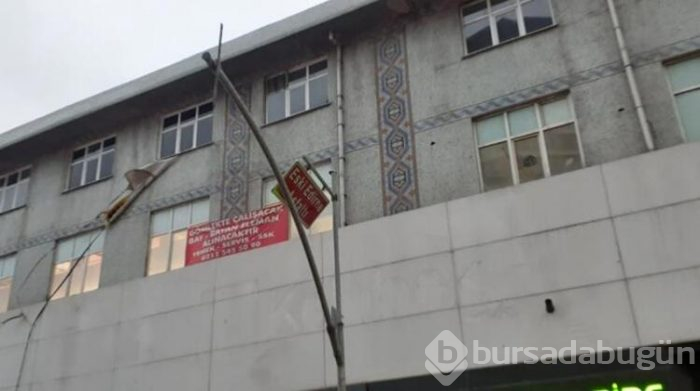 İstanbul ve İzmir lodosa teslim oldu