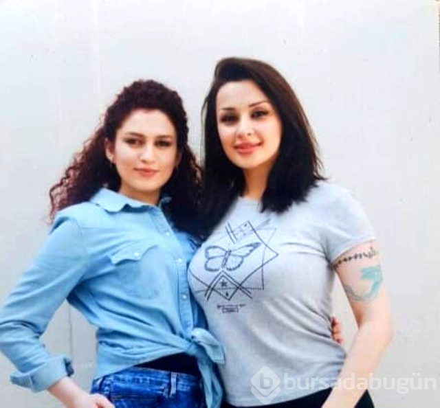 Ev hapsindeki kedicik, fotoğraflarını paylaştı