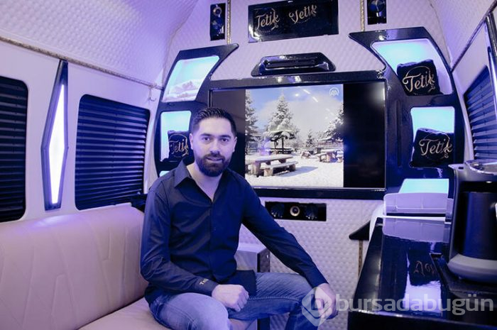 Müşterilerinin ayağına gidip onları istedikleri yerde tıraş ediyor