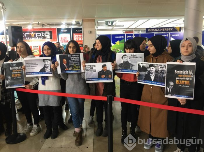 Bülent Arınç Bursa'da kitap fuarında