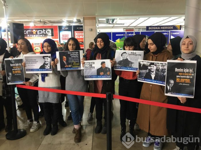 Bülent Arınç Bursa'da kitap fuarında