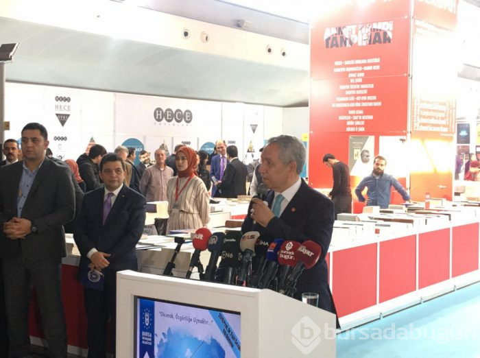 Bülent Arınç Bursa'da kitap fuarında