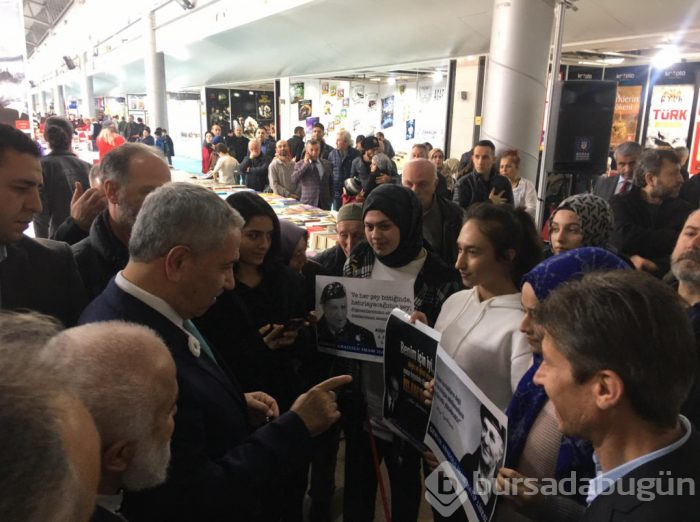 Bülent Arınç Bursa'da kitap fuarında