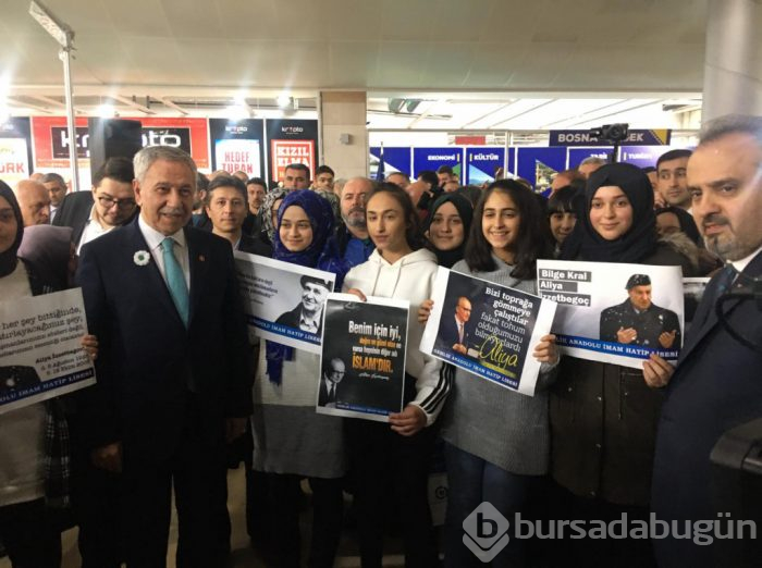 Bülent Arınç Bursa'da kitap fuarında