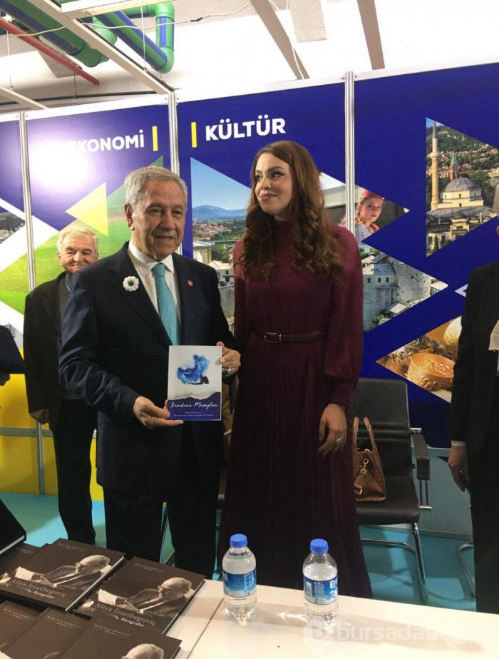 Bülent Arınç Bursa'da kitap fuarında