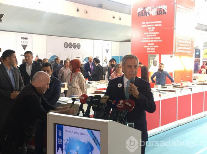 Bülent Arınç Bursa'da kitap fuarında