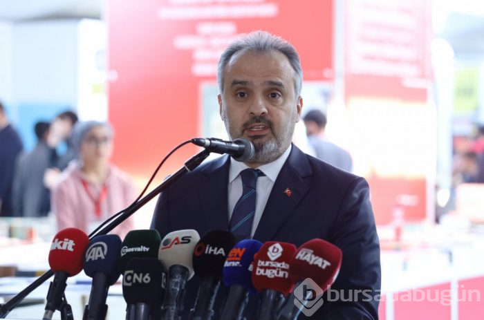 Bülent Arınç Bursa'da kitap fuarında