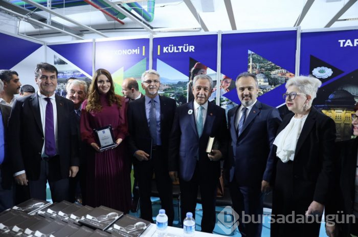 Bülent Arınç Bursa'da kitap fuarında