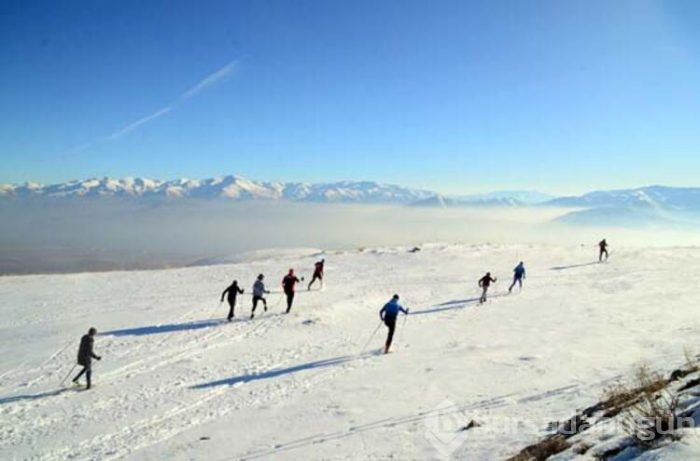 Bitlisli kayakçılar, Nemrut Dağı'nda hazırlanıyor