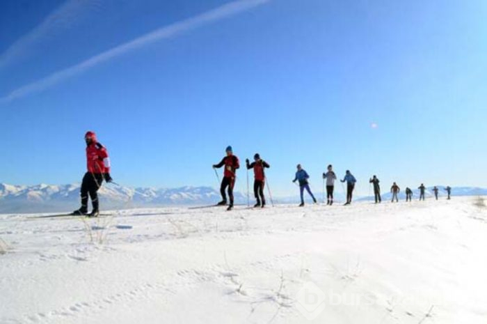 Bitlisli kayakçılar, Nemrut Dağı'nda hazırlanıyor