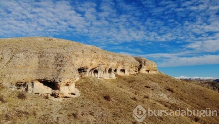 Doğal oluşumlu sarnıç ve mağaralar dikkat çekiyor