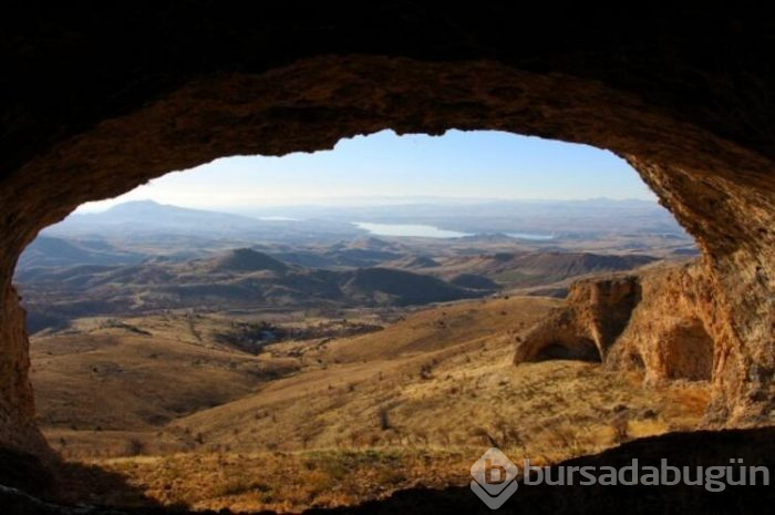Doğal oluşumlu sarnıç ve mağaralar dikkat çekiyor