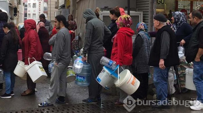 Yağmur altında su kuyruğu!