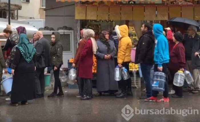 Yağmur altında su kuyruğu!