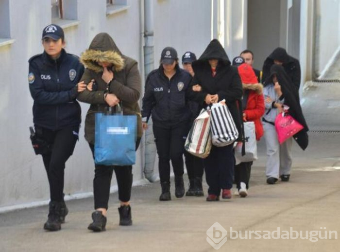 Dolandırıcılık için akrabalarını da kullanmış!