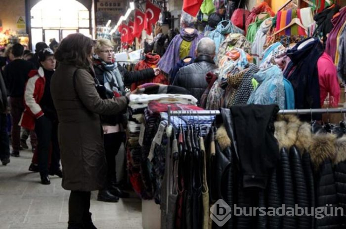 Sokak sokak gezip para saçıyorlar
