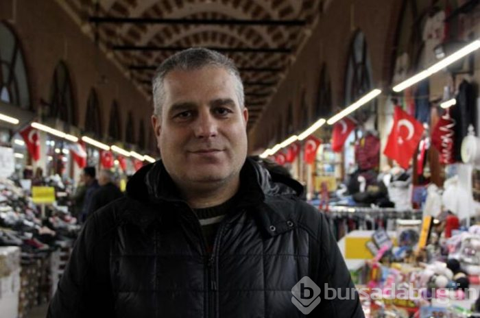 Sokak sokak gezip para saçıyorlar