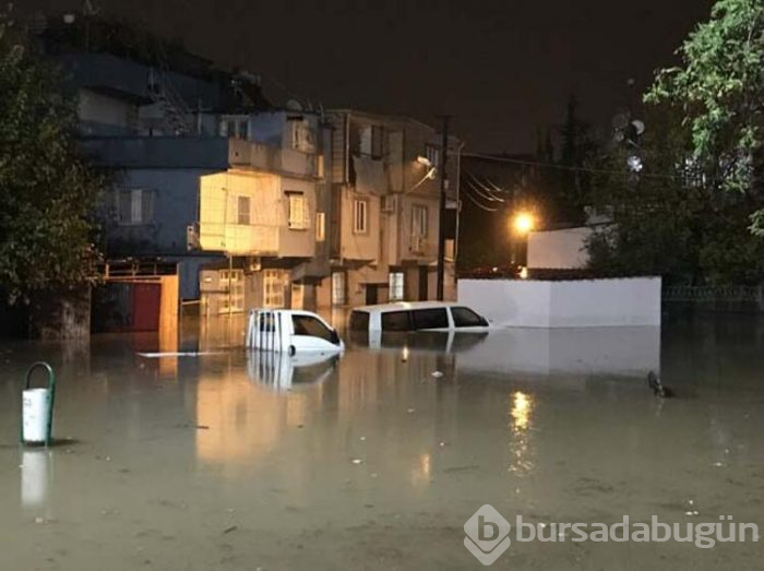 Evlerinden botla çıktılar