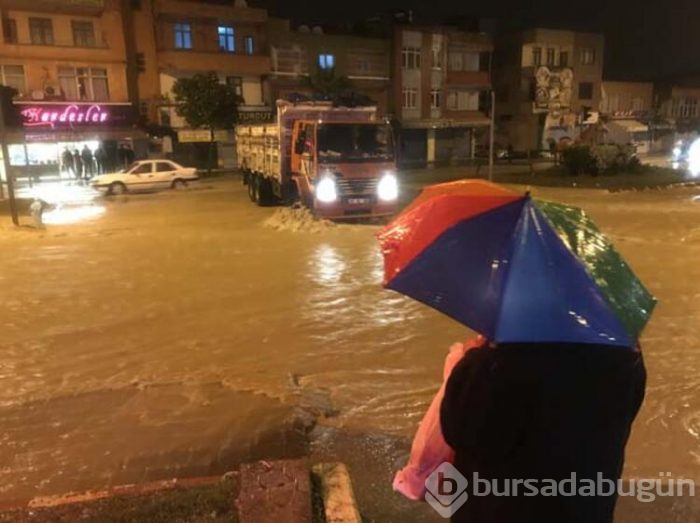 Evlerinden botla çıktılar