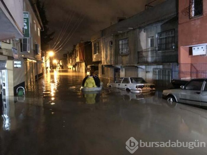 Evlerinden botla çıktılar