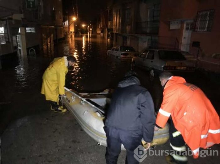 Evlerinden botla çıktılar