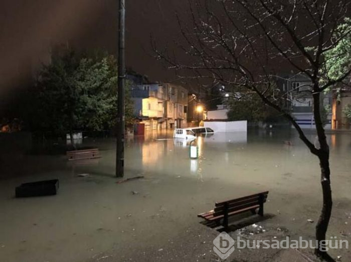 Evlerinden botla çıktılar